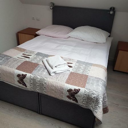 Gosciniec Sloneczny Hotel Drzonkow ภายนอก รูปภาพ