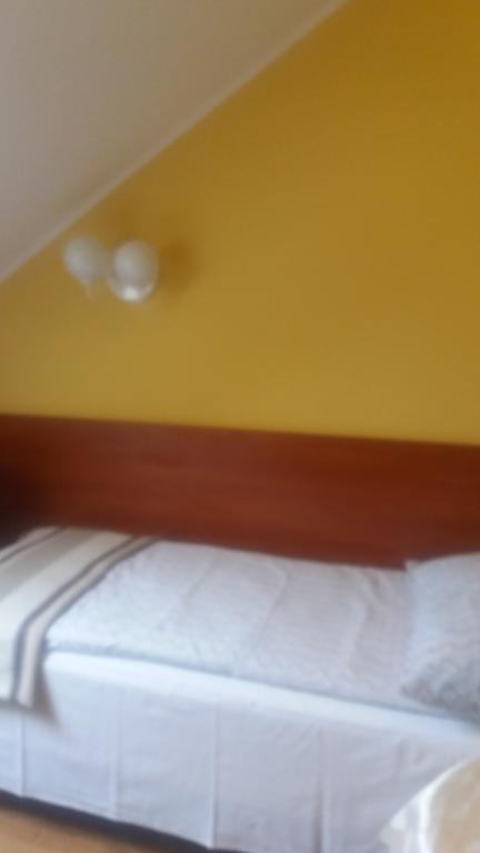 Gosciniec Sloneczny Hotel Drzonkow ภายนอก รูปภาพ