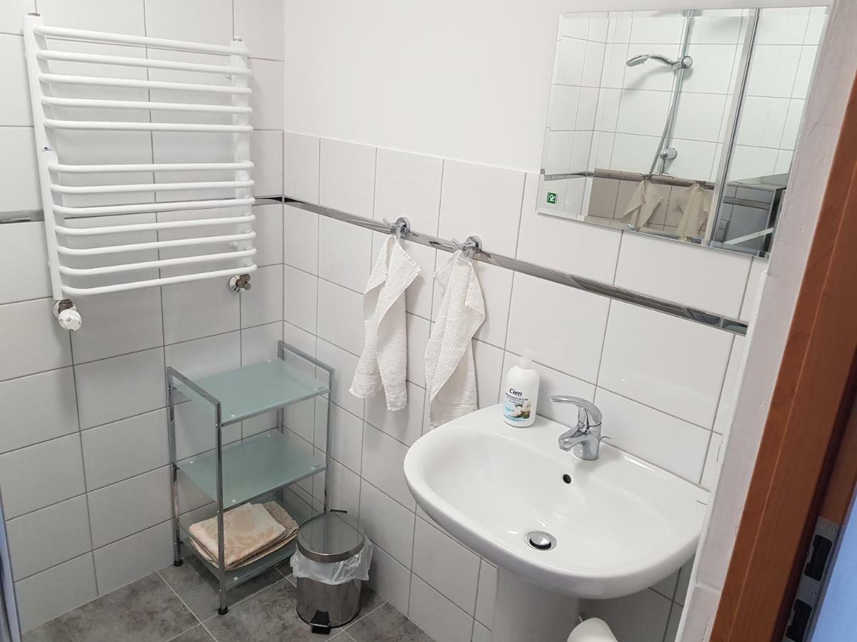 Gosciniec Sloneczny Hotel Drzonkow ภายนอก รูปภาพ