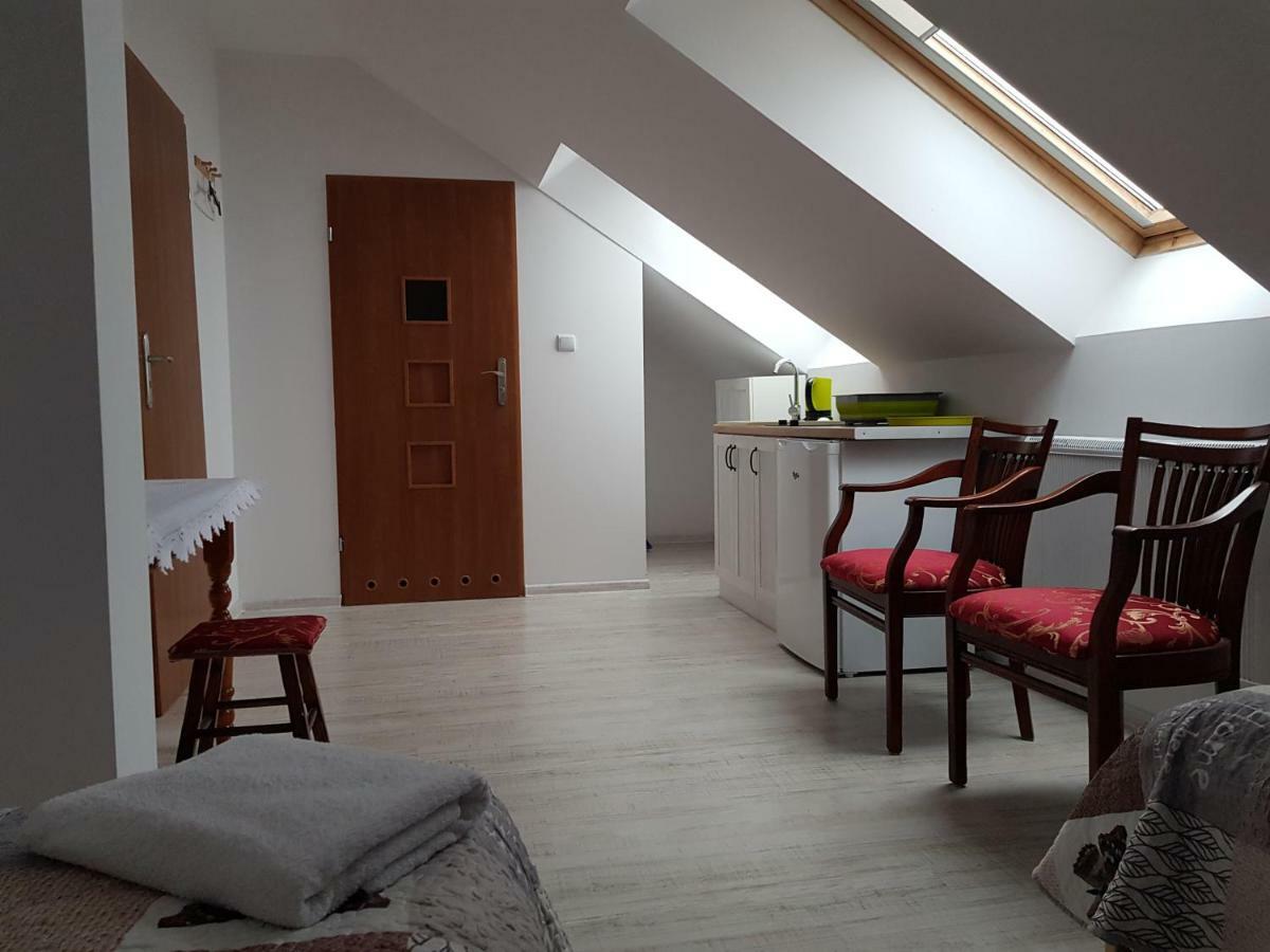 Gosciniec Sloneczny Hotel Drzonkow ภายนอก รูปภาพ