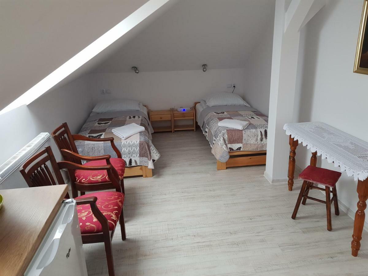 Gosciniec Sloneczny Hotel Drzonkow ภายนอก รูปภาพ